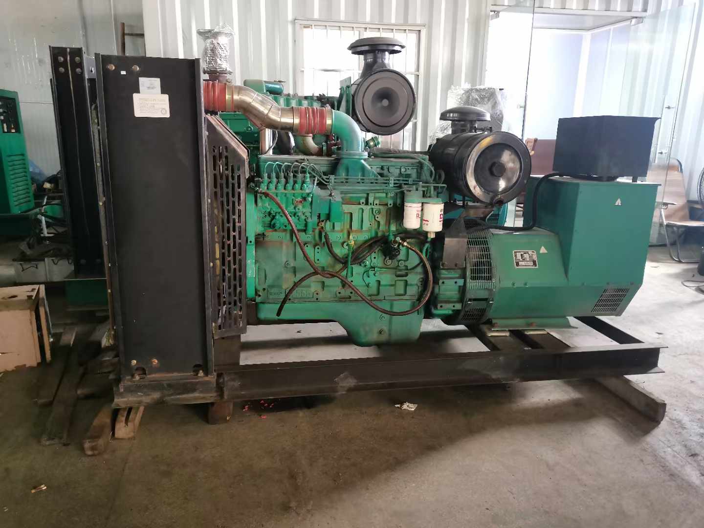 邗江发电机租赁如何确定电缆的承载电流是否在安全范围内？