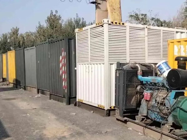 邗江200KW柴油发电机机组每小时油耗是多少？